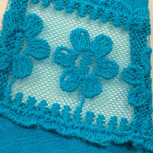 fun 2 fun Mixed Material Tank Top - Picture 2 of 5